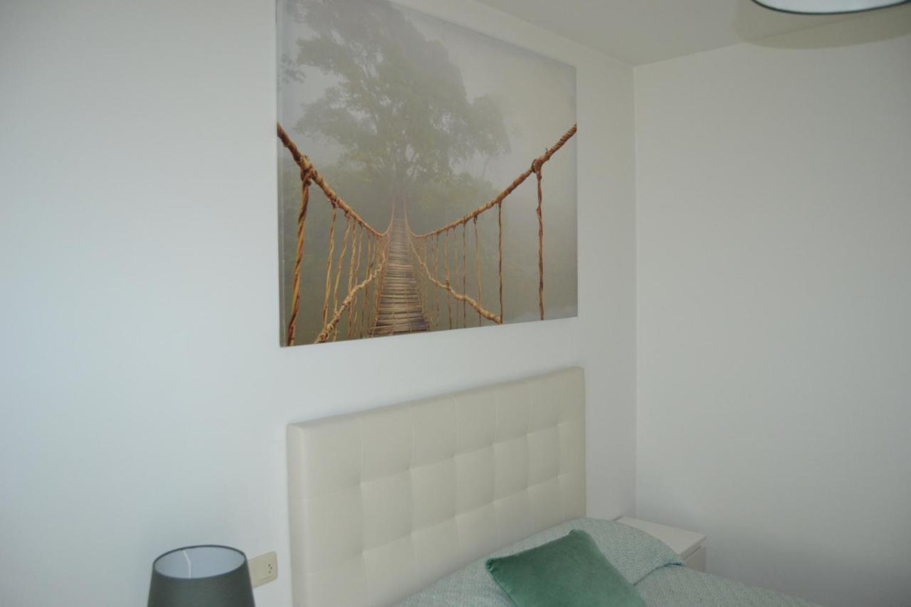 Inmoinsuas Train Station Apartment Sarria Exterior foto